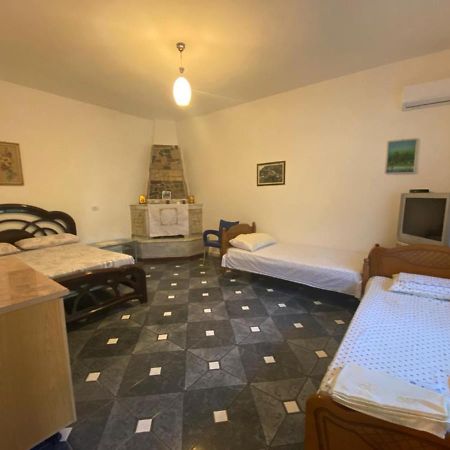 Eva Apartments Dhërmi Екстериор снимка