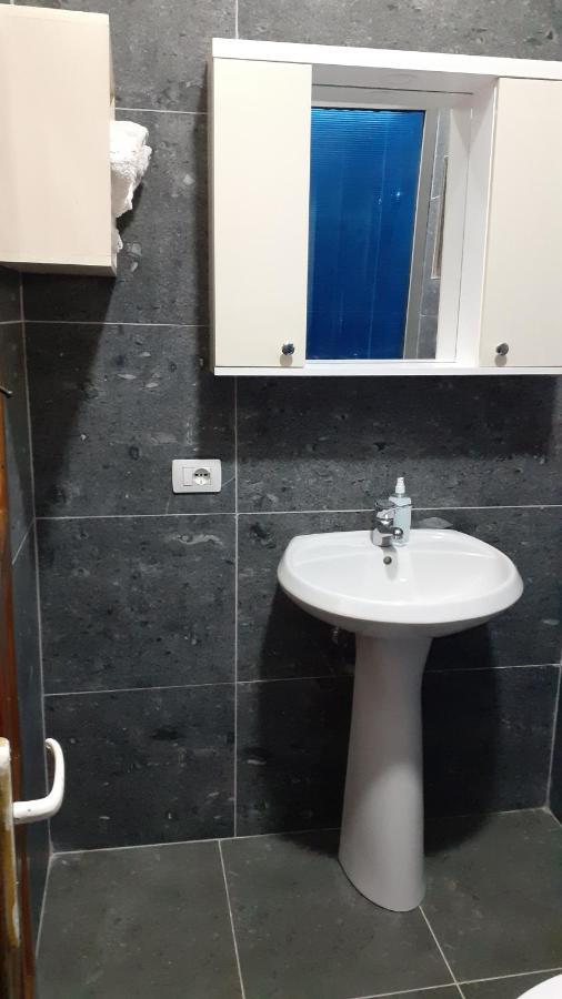 Eva Apartments Dhërmi Екстериор снимка