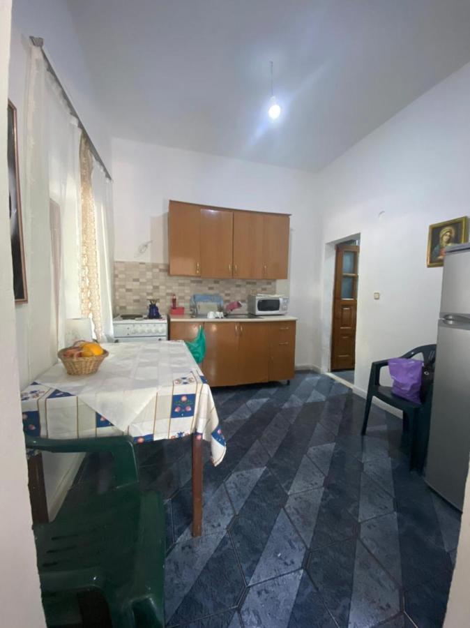 Eva Apartments Dhërmi Екстериор снимка