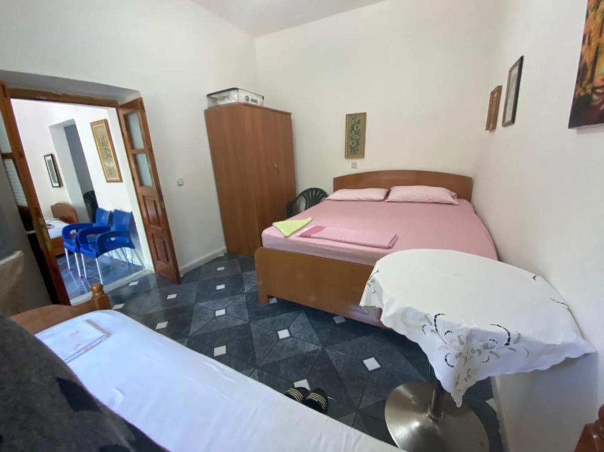 Eva Apartments Dhërmi Екстериор снимка
